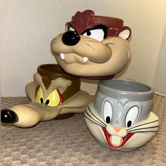 9 count Vintage Looney Tunes Warner Brothers Character Drinking Cups Mugs 3D - Picture 2 of 12